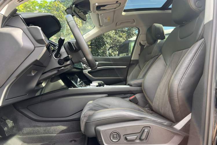 Used Audi e-tron 2021 50 quattro Prestige Edition Interior 3