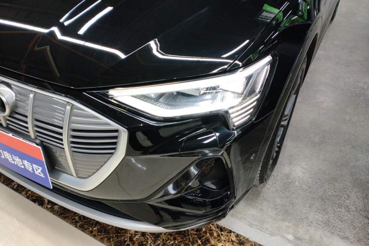 Used Audi e-tron 2021 50 quattro Prestige Edition Left Front Headlight