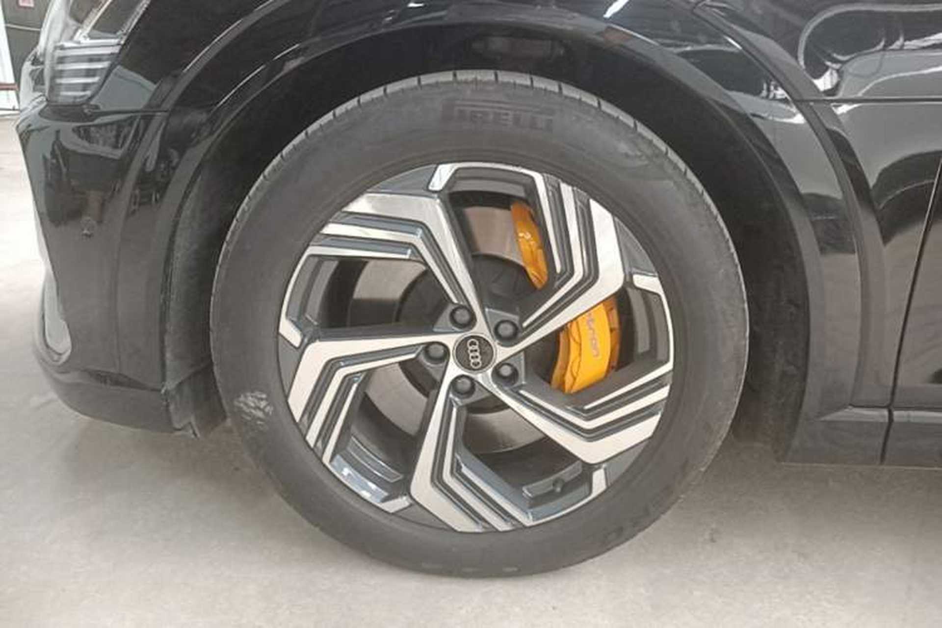 Used Audi e-tron 2021 50 quattro Prestige Edition Left Front Wheel Hub
