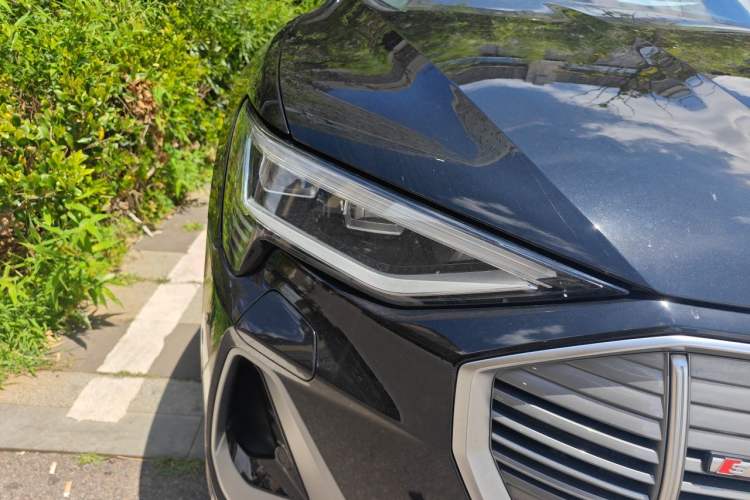 Used Audi e-tron 2021 50 quattro Prestige Edition Right Front Headlight