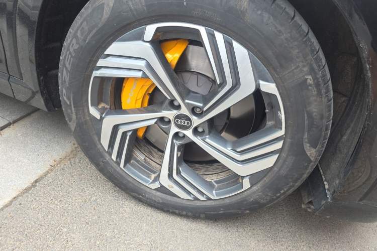 Used Audi e-tron 2021 50 quattro Prestige Edition Right Front Wheel Hub