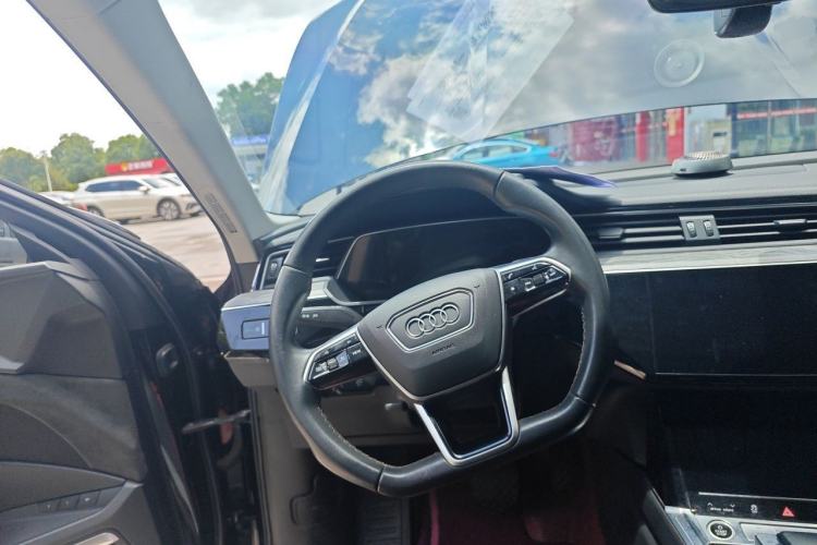 Used Audi e-tron 2021 50 quattro Prestige Edition Steering Wheel