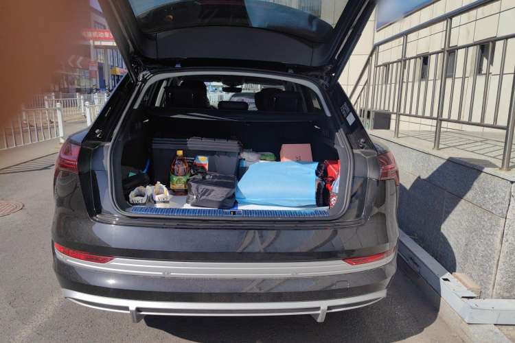 Used Audi e-tron 2021 50 quattro Luxury Edition Trunk