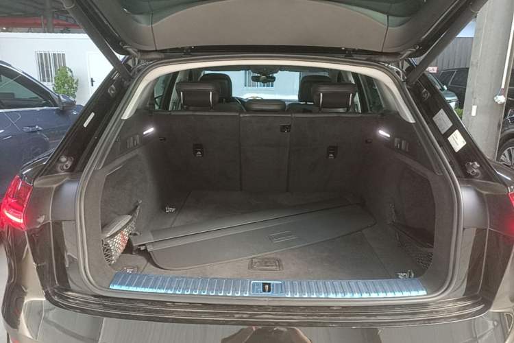 Used Audi e-tron 2021 50 quattro Prestige Edition Trunk