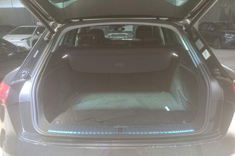 Used Audi e-tron 2021 50 quattro Prestige Edition Trunk