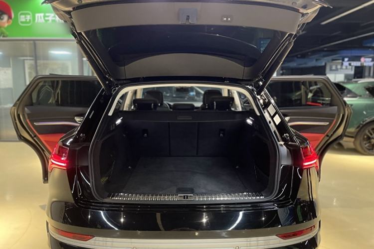 Used Audi e-tron 2021 50 quattro Prestige Edition Trunk