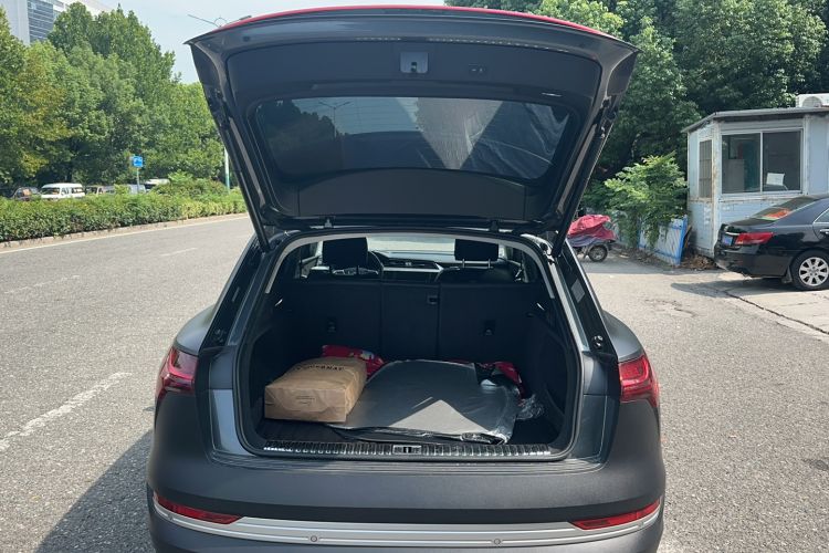Used Audi e-tron 2021 50 quattro Prestige Edition Trunk