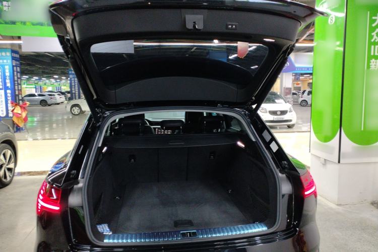 Used Audi e-tron 2021 50 quattro Prestige Edition Trunk