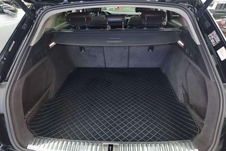 Used Audi e-tron 2021 50 quattro Prestige Edition Trunk
