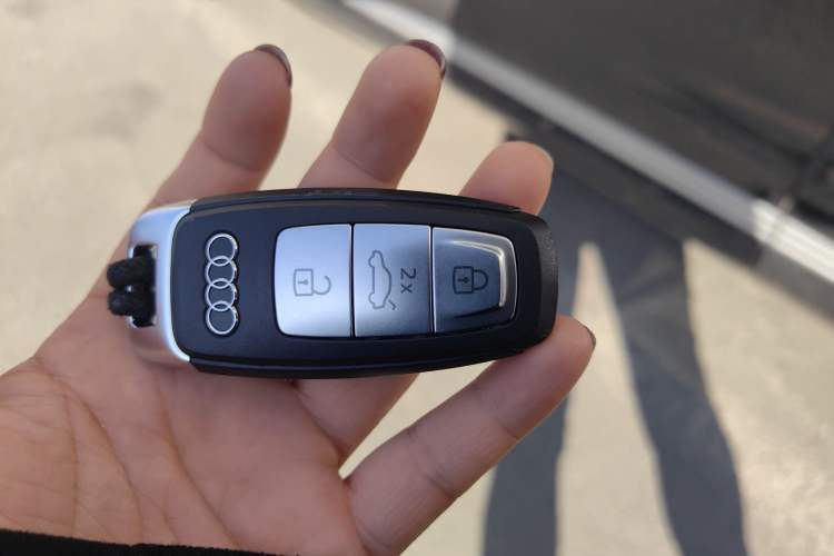 Used Audi e-tron 2021 50 quattro Luxury Edition Vehicle Key