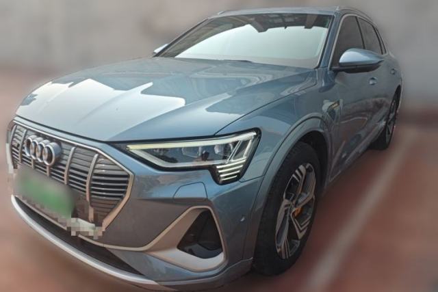 Audi e-tron 2021 50 quattro Prestige Edition с пробегом
