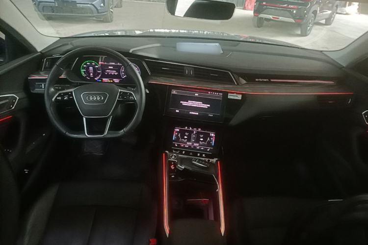 Used Audi e-tron 2021 Sportback 55 quattro Luxury Edition Center Console