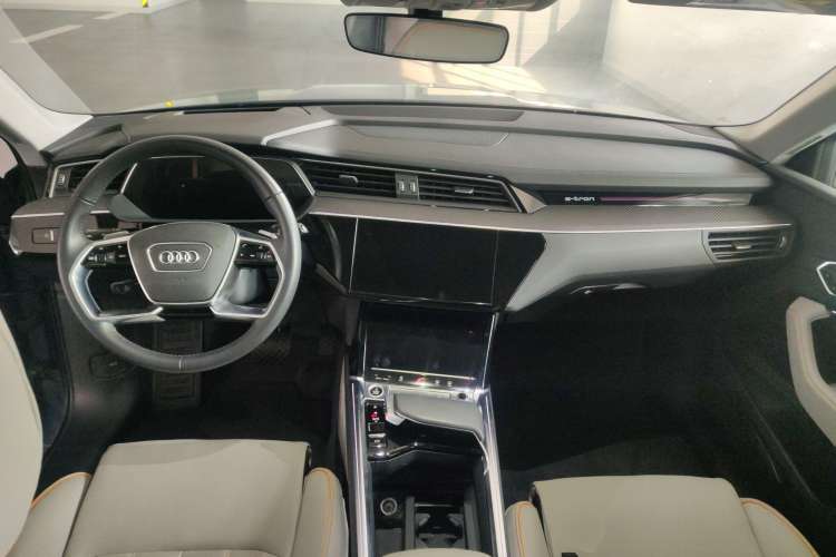 Used Audi e-tron 2021 50 quattro Prestige Edition Center Console