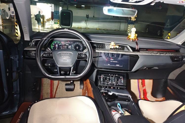 Used Audi e-tron 2021 50 quattro Prestige Edition Center Console
