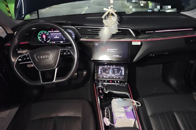 Used Audi e-tron 2021 Sportback 55 quattro Luxury Edition Center Console