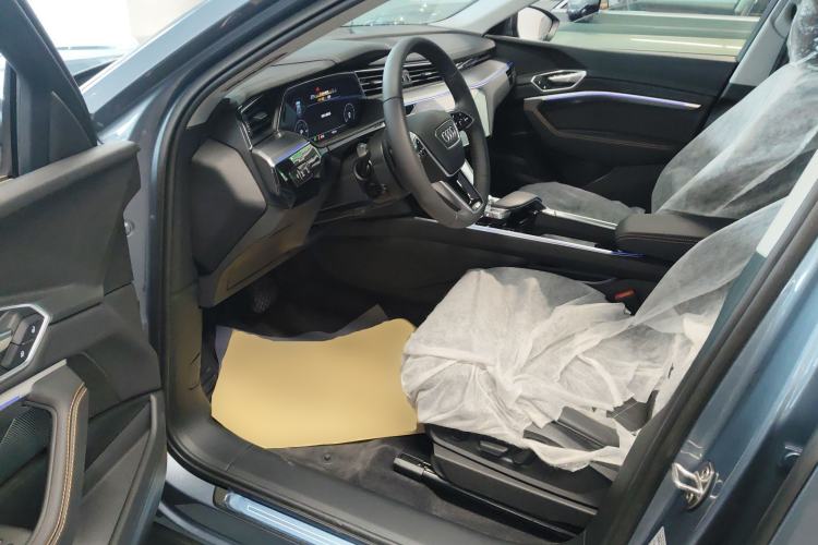 Used Audi e-tron 2021 50 quattro Luxury Edition Driver Seat