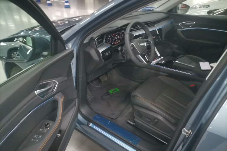 Used Audi e-tron 2021 50 quattro Luxury Edition Driver Seat