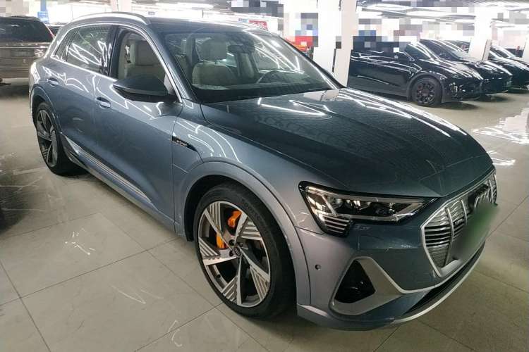 Used Audi e-tron 2021 50 quattro Prestige Edition Front Right 45 Deg