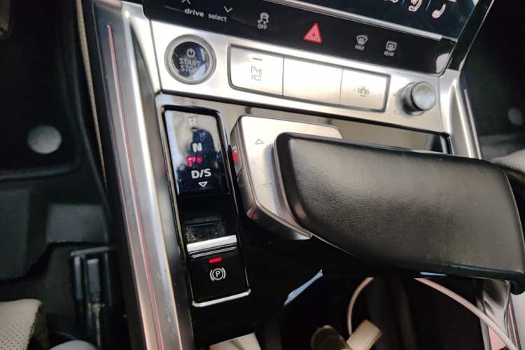 Used Audi e-tron 2021 50 quattro Prestige Edition Gear Lever