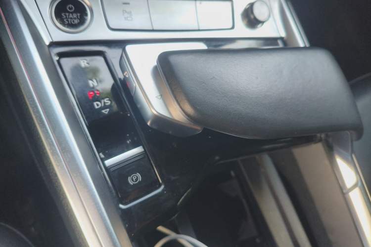 Used Audi e-tron 2021 Sportback 55 quattro Luxury Edition Gear Lever