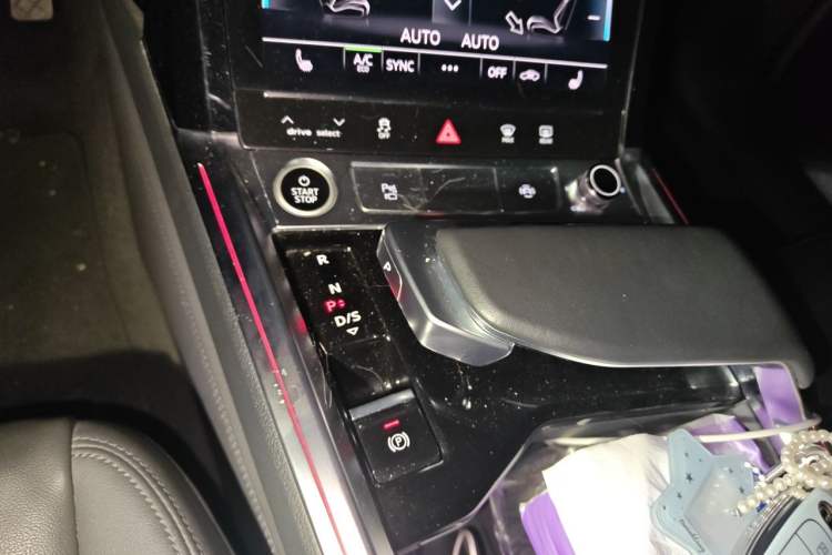 Used Audi e-tron 2021 Sportback 55 quattro Luxury Edition Gear Lever