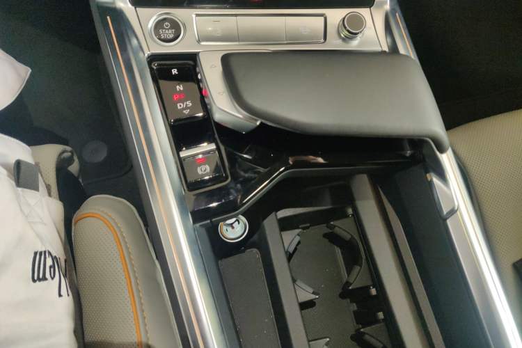 Used Audi e-tron 2021 50 quattro Prestige Edition Gear Lever