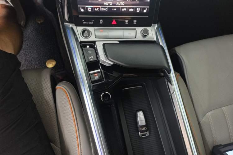 Used Audi e-tron 2021 50 quattro Prestige Edition Gear Lever
