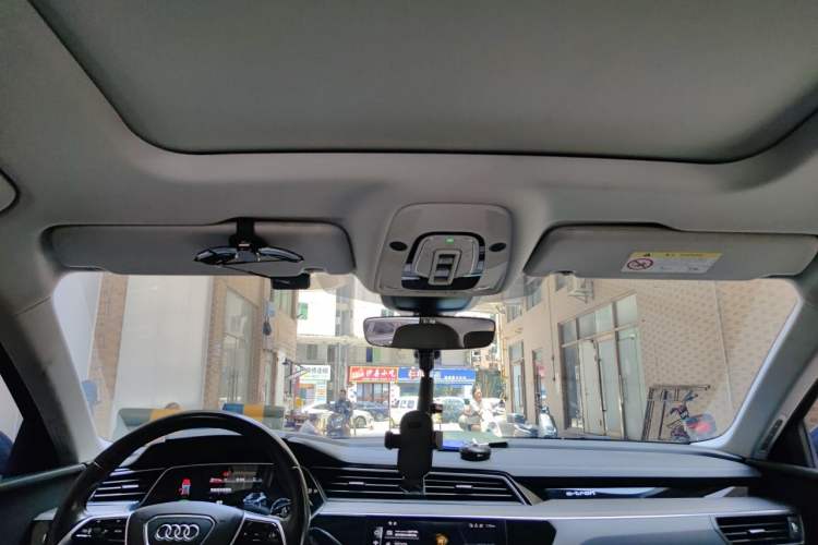 Used Audi e-tron 2021 50 quattro Prestige Edition Headliner