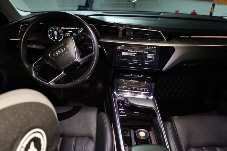 Used Audi e-tron 2021 Sportback 55 quattro Prestige Edition Interior 2