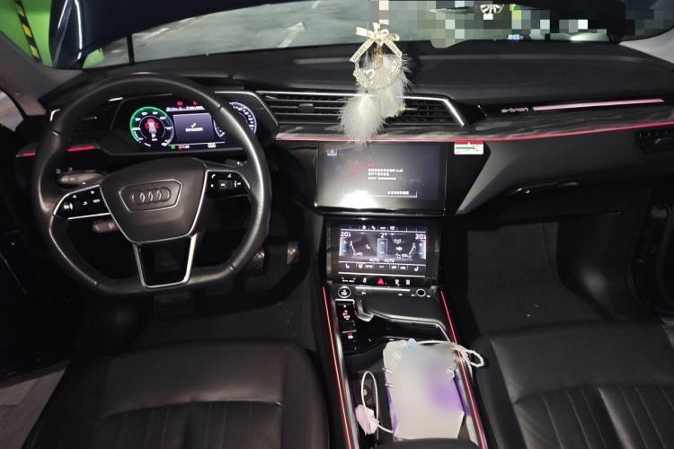 Used Audi e-tron 2021 Sportback 55 quattro Luxury Edition Interior 2