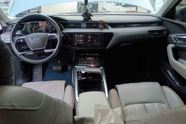 Used Audi e-tron 2021 50 quattro Prestige Edition Interior 2