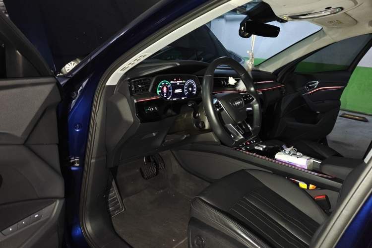 Used Audi e-tron 2021 Sportback 55 quattro Luxury Edition Interior 3
