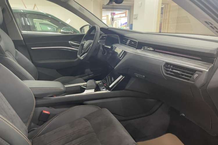 Used Audi e-tron 2021 50 quattro Prestige Edition Interior 6