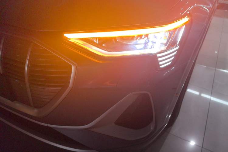 Used Audi e-tron 2021 50 quattro Luxury Edition Left Front Headlight
