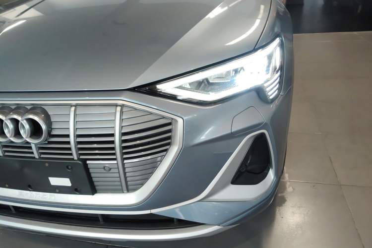 Used Audi e-tron 2021 50 quattro Luxury Edition Left Front Headlight