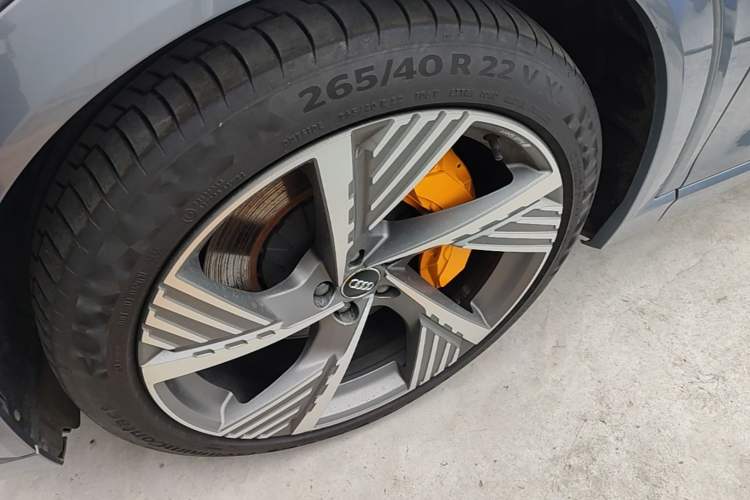Used Audi e-tron 2021 50 quattro Prestige Edition Left Front Wheel Hub
