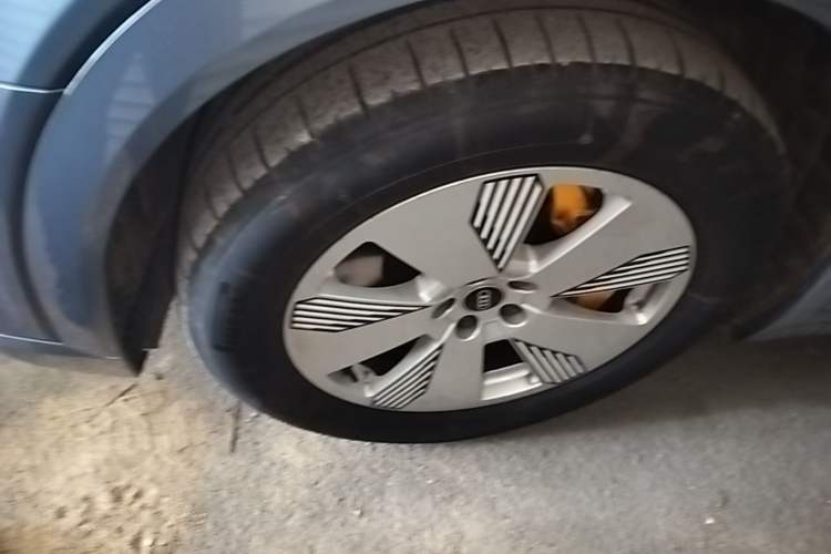 Used Audi e-tron 2021 50 quattro Luxury Edition Left Front Wheel Hub