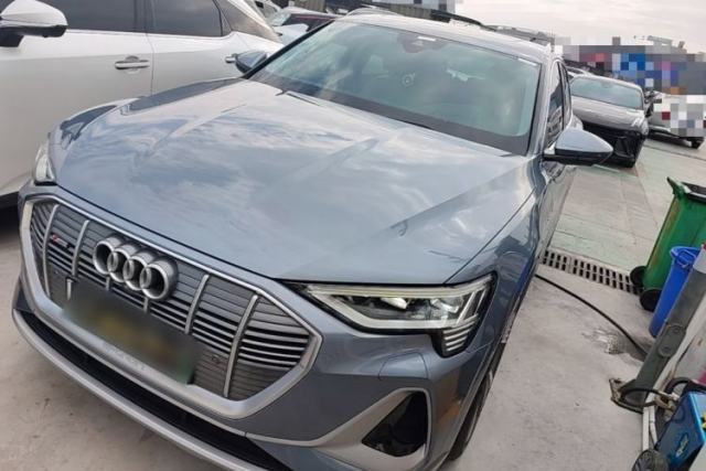 Audi e-tron 2021 50 quattro Prestige Edition с пробегом