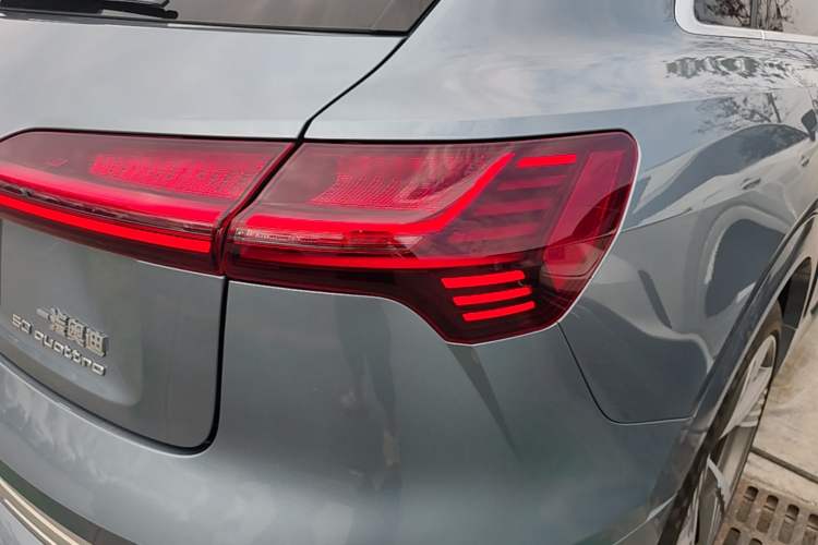 Used Audi e-tron 2021 50 quattro Prestige Edition Right Rear Taillight