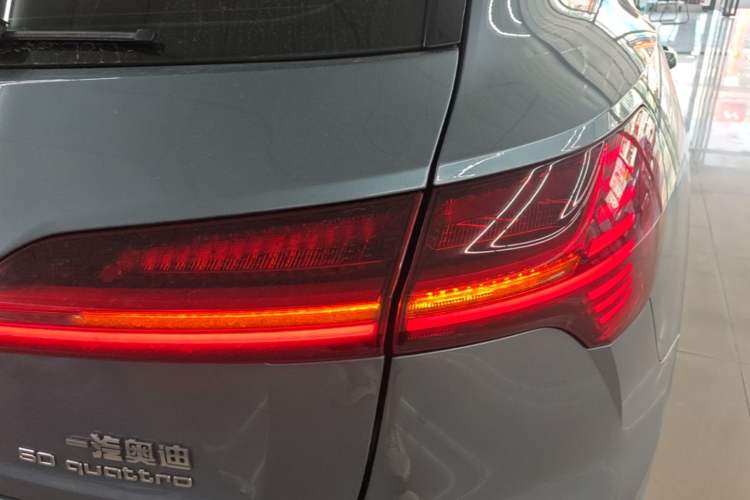 Used Audi e-tron 2021 50 quattro Prestige Edition Right Rear Taillight