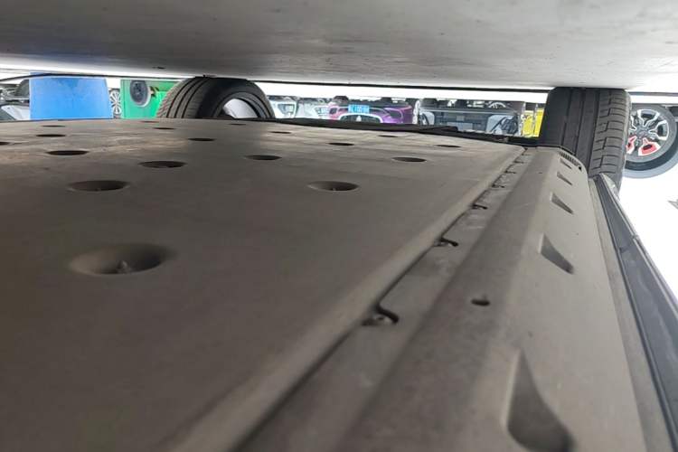 Used Audi e-tron 2021 50 quattro Prestige Edition Right Side Sill