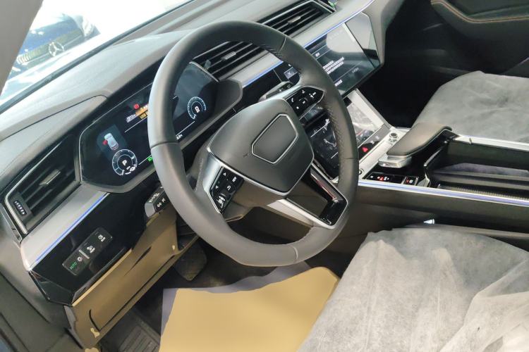 Used Audi e-tron 2021 50 quattro Luxury Edition Steering Wheel