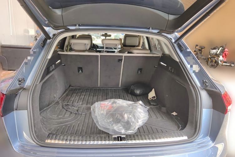 Used Audi e-tron 2021 50 quattro Prestige Edition Trunk