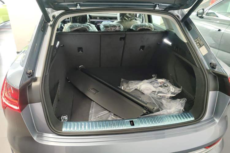 Used Audi e-tron 2021 50 quattro Luxury Edition Trunk
