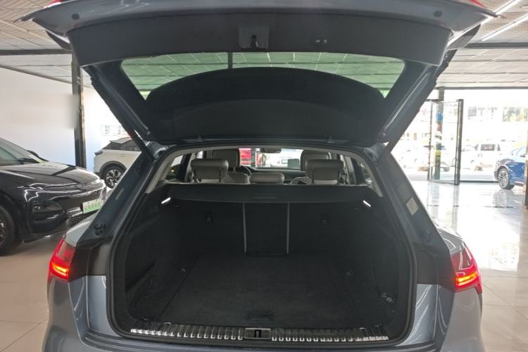 Used Audi e-tron 2021 50 quattro Prestige Edition Trunk