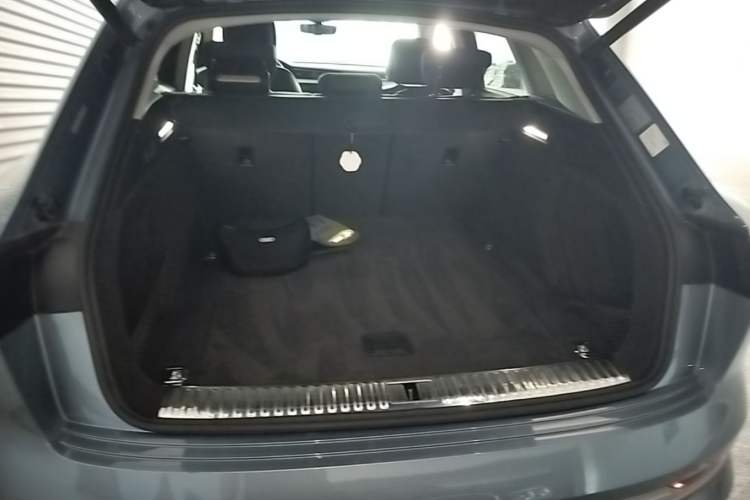Used Audi e-tron 2021 50 quattro Luxury Edition Trunk