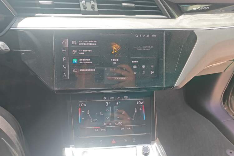 Used Audi e-tron 2021 50 quattro Luxury Edition Audio And AC Panel
