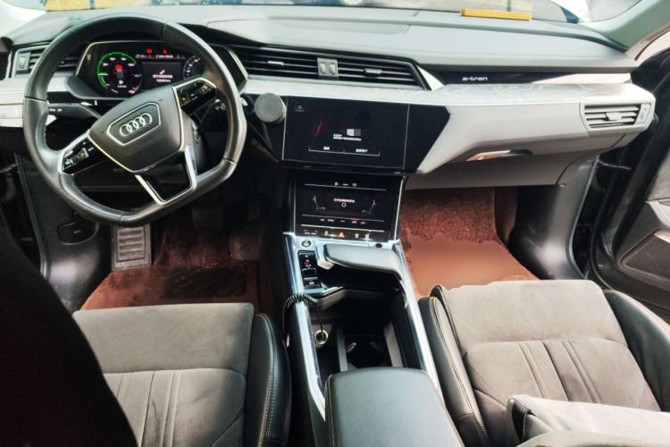 Used Audi e-tron 2021 50 quattro Prestige Edition Center Console