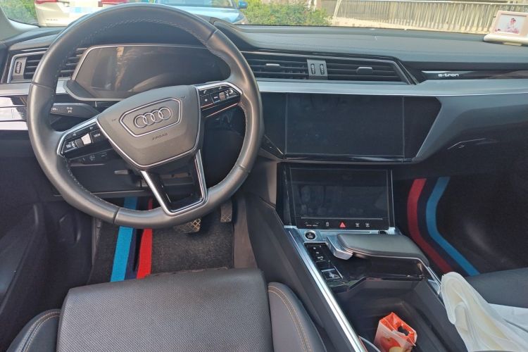 Used Audi e-tron 2021 50 quattro Luxury Edition Center Console