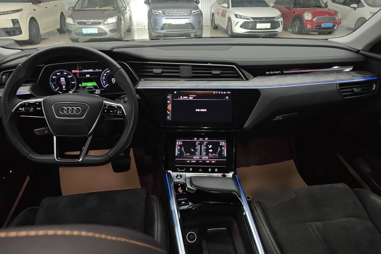 Used Audi e-tron 2021 50 quattro Prestige Edition Center Console